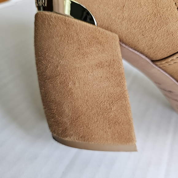 Antonio Melani Maxinee booties size 9.5 tan suede pointed toe leather slip on - Picture 8 of 15